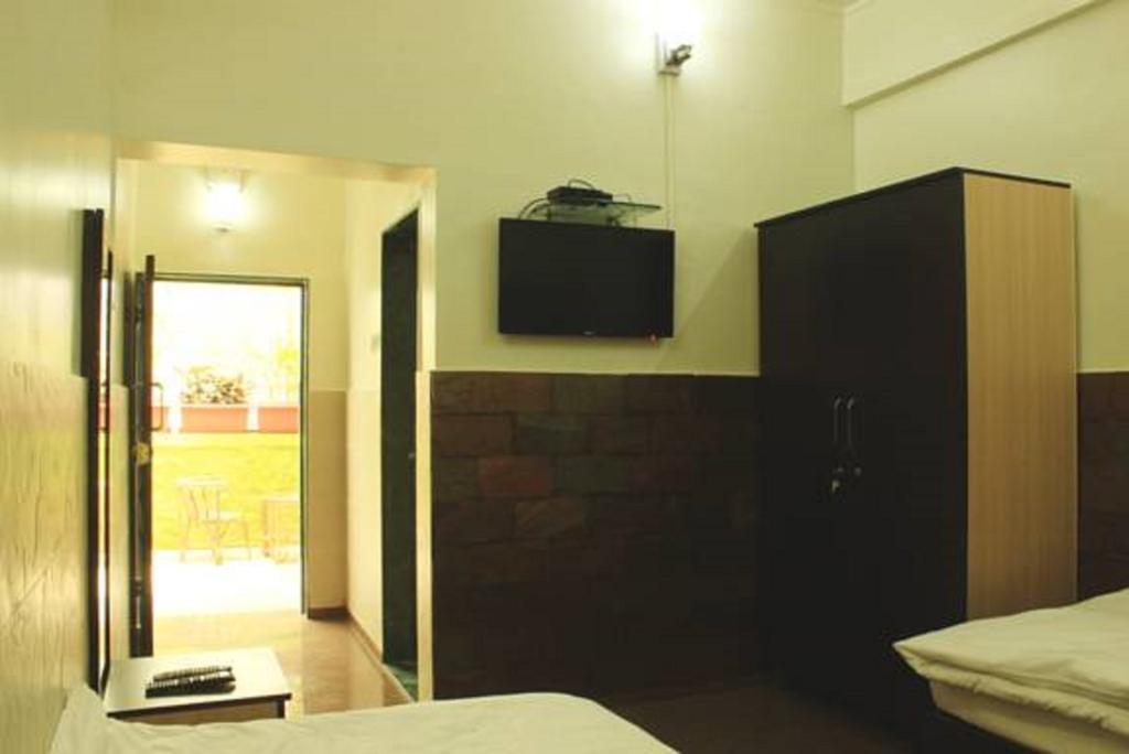 Urban Ville Hotel Pune Exterior photo