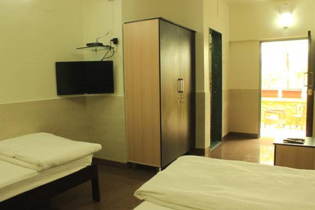 Urban Ville Hotel Pune Exterior photo